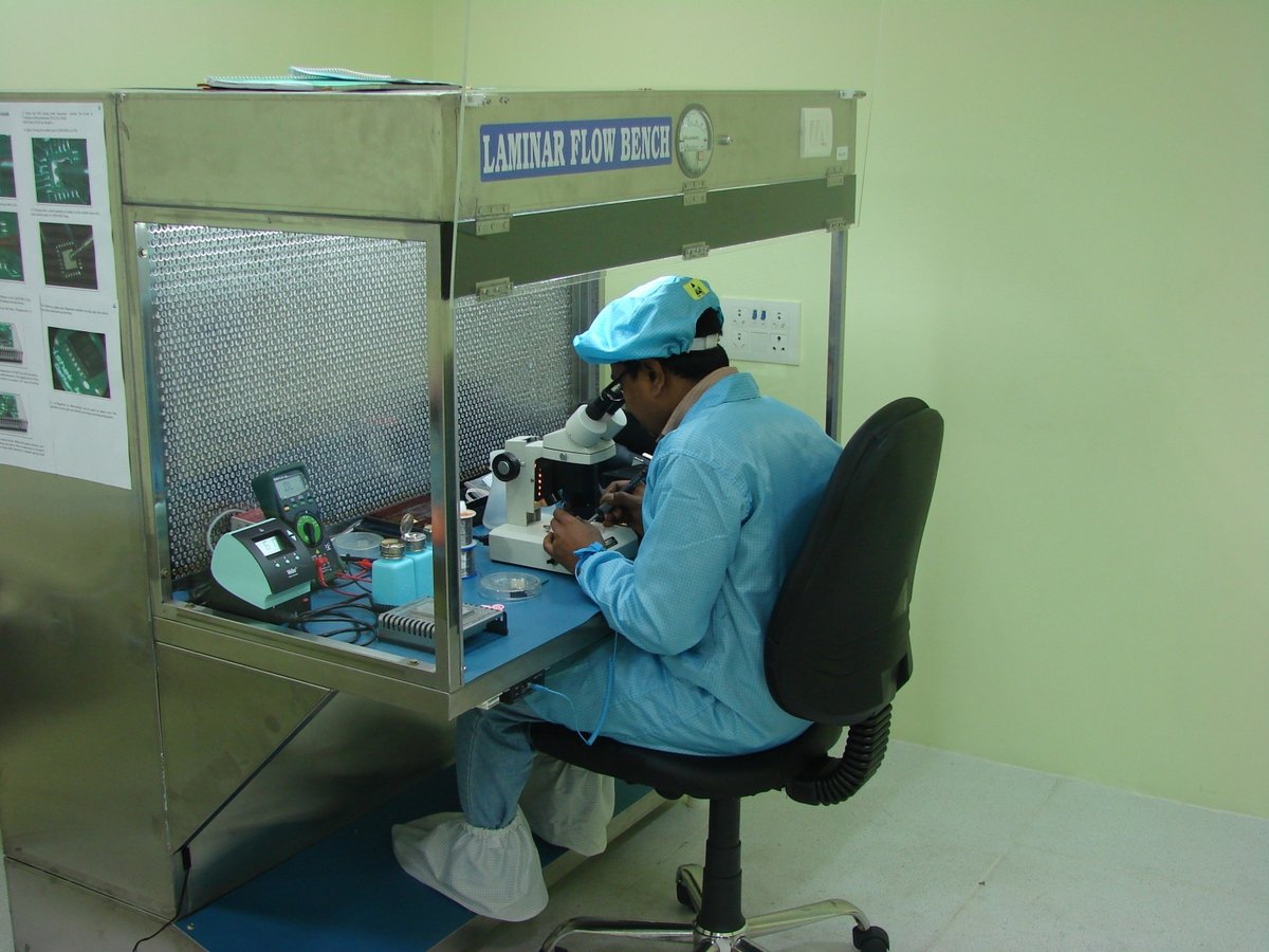 Laminar Flow Bench Class 100